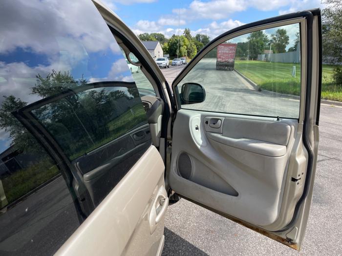 2007 dodge grand-caravan sxt with 193602 miles for sale near elk-river, minnesota 615becd64e9148c4b40847639ec6e9fa.jpeg