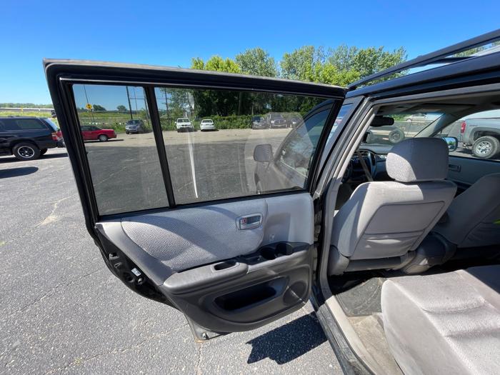 2003 toyota highlander with 200874 miles for sale near shakopee, minnesota 616b1f9b3a74468ea1564eb206b1df51.jpeg