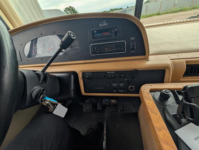 2000 ford mh-stripped-chassis - with 43136 miles for sale near elk-river, minnesota 617a6eabe74a4257b437fd897f12b5f7.jpg
