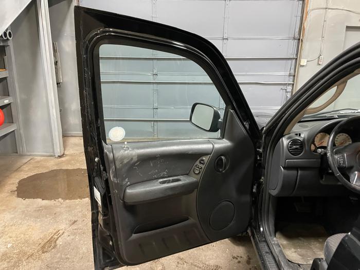 2004 jeep liberty sport-4wd with 104085 miles for sale near elk-river, minnesota 617c590055484ae3bfd830bf938f0a82.jpeg