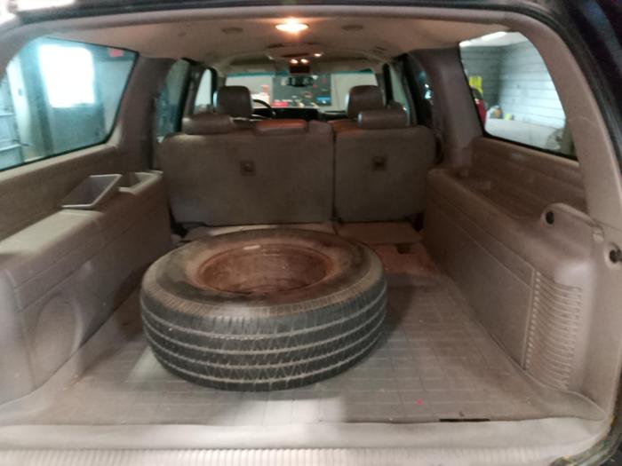 2003 chevrolet suburban 1500-4wd with 287351 miles for sale near elk-river, minnesota 61ecbfb4ce6b4f2e814c63fa78b029fb.jpg