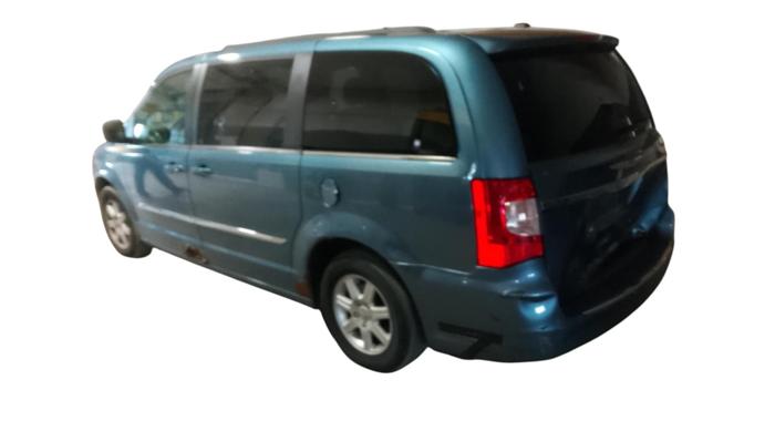 2011 chrysler town-&amp;-country touring with 139586 miles for sale near elk-river, minnesota 622e395b03d449d1b2989824bdb41e05.jpg