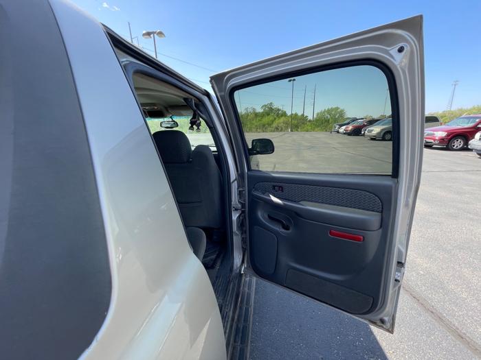 2004 chevrolet avalanche 1500-4wd with 252649 miles for sale near clearwater, minnesota 62651e2bdead433e9a862c8d83565b81.jpeg