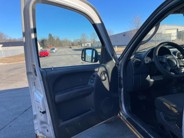 2004 jeep liberty sport with 244012 miles for sale near elk-river, minnesota 62bc27db9b244b76a347d5d84242ec14.jpg