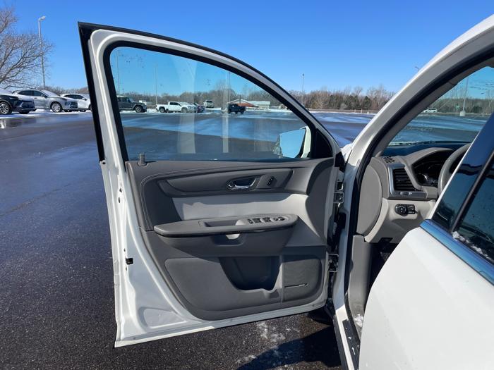 2015 gmc acadia slt-1-fwd with 146414 miles for sale near alexandria, minnesota 62d9d5154b004de3b141224d7a417410.jpeg