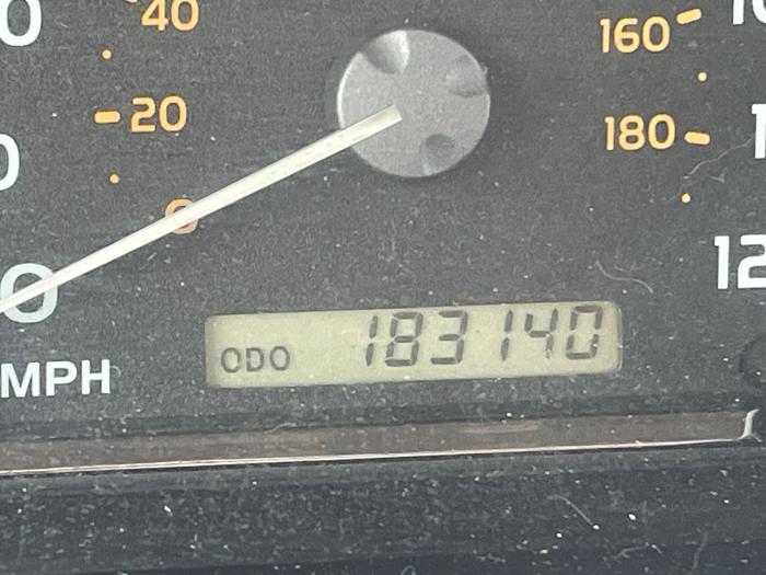 2005 toyota sequoia sr5-4wd with 183140 miles for sale near fridley, minnesota 62fd0c824dec4f898ed13e92b6e7be4d.jpeg