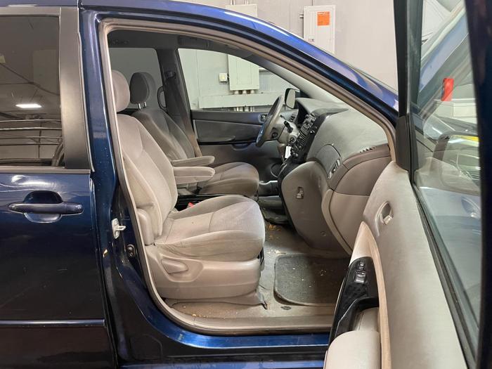 2004 Toyota Sienna