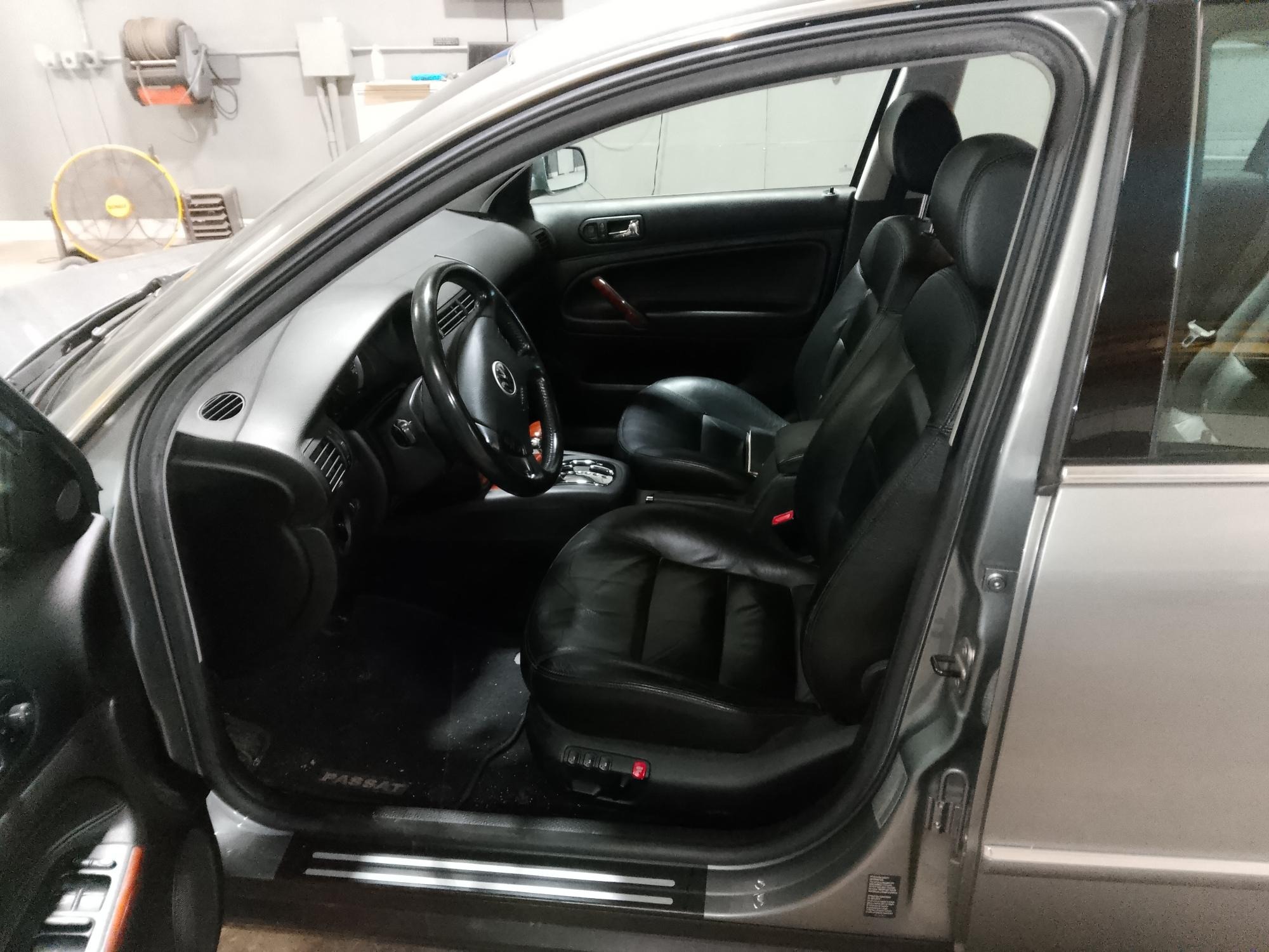 2003 volkswagen passat glx with 117120 miles for sale near elk-river, minnesota 638d85f09f2d45d7a0a68e1b1c5cc156.jpg