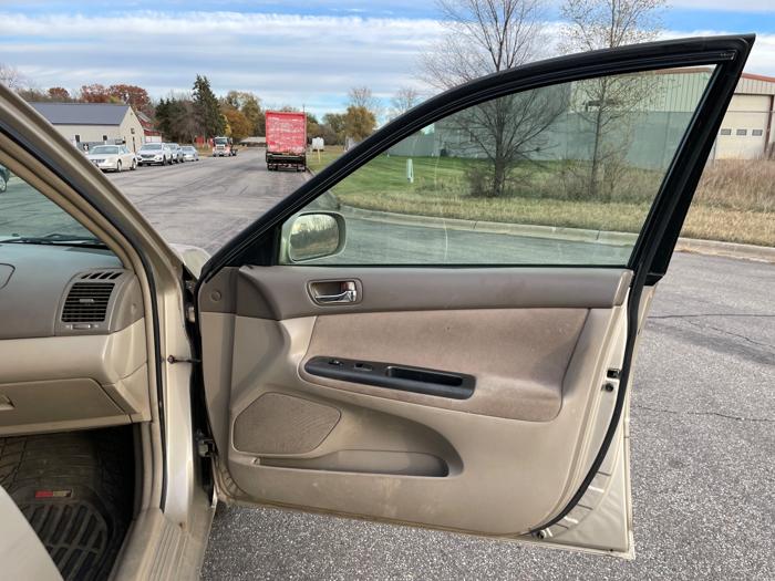 2005 toyota camry with 296470 miles for sale near elk-river, minnesota 639b318cff944699b85a72e5d098e778.jpeg