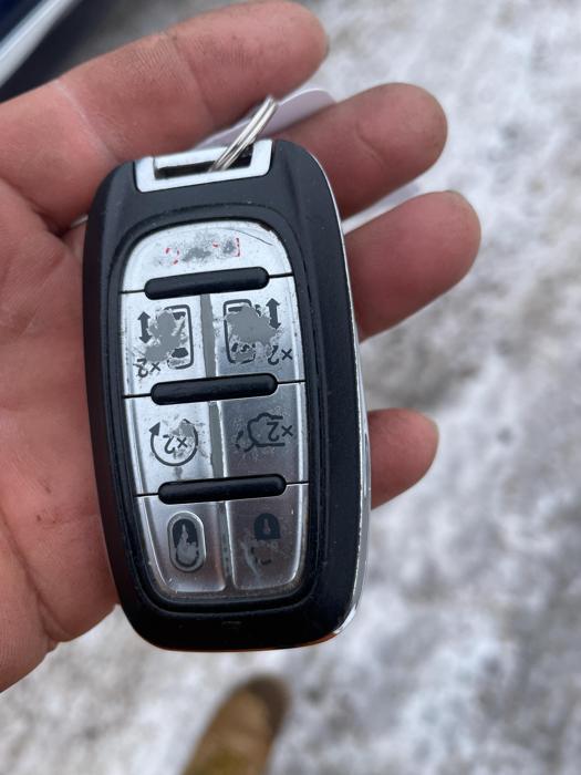 2017 chrysler pacifica limited with 117154 miles for sale near elk-river, minnesota 63a0d0393f2d4e3c8b522f368545dfb4.jpg