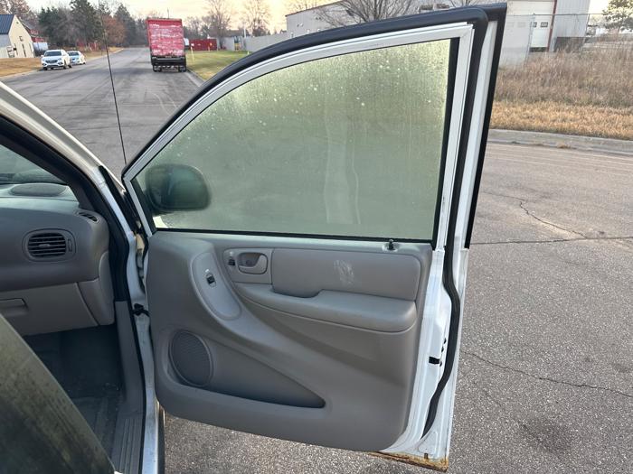 2002 dodge grand-caravan el with 96722 miles for sale near elk-river, minnesota 63d6f4d4a62b49448bf1f6e2814265b1.jpeg