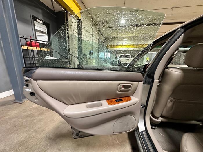 2000 lexus es-300 base with 146143 miles for sale near elk-river, minnesota 63eefd6b90934cd58b4ab8ddc73abbac.jpeg