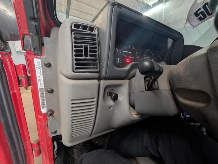 1998 jeep wrangler se with 165405 miles for sale near elk-river, minnesota 64120b3f6fd24b29a37e5074bb3ea60a.jpg