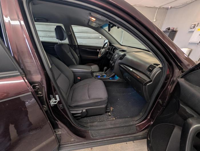 2011 kia sorento lx-4wd with 209309 miles for sale near elk-river, minnesota 648593eb57e54f4aa6deaa764a9df303.jpg