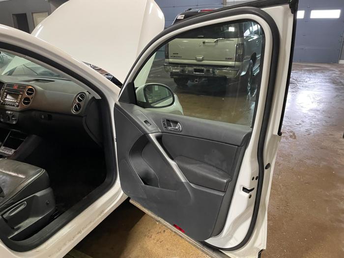 2009 volkswagen tiguan with 204155 miles for sale near elk-river, minnesota 64c35b2099734aae8184c89bf3c332c0.jpg