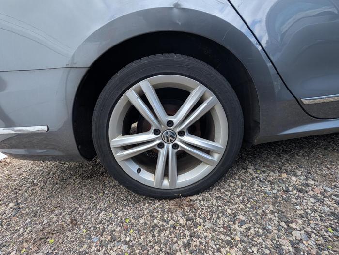 2013 volkswagen passat 2.0l-tdi-se-at for sale near elk-river, minnesota 64f65381eb034402be08a580b240d42e.jpg