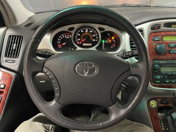 2004 toyota highlander with 181286 miles for sale near elk-river, minnesota 64f69b89dc5e483eb3136b48def8c7eb.jpg