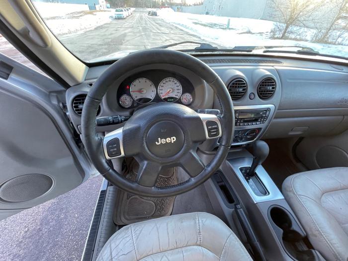 2003 jeep liberty limited-2wd with 183532 miles for sale near elk-river, minnesota 651f137171544159a59feccf7973a3c0.jpeg