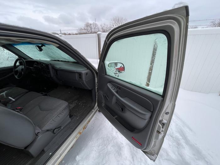 2003 chevrolet silverado-1500 ext.-cab-short-bed-4wd with 103595 miles for sale near elk-river, minnesota 652da2eada3d44efb848b05d18d95664.jpeg