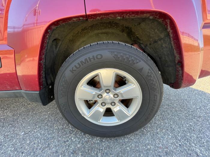 2011 jeep liberty sport-4wd with 186082 miles for sale near burnsville, minnesota 653b551b257f49fda9cbaceb6a984ee9.jpeg