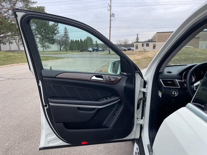 2013 mercedes-benz gl-class gl450-4matic with 111773 miles for sale near eden-prairie, minnesota 6550dba4edbd4f078d2c42797aadd5f1.jpeg