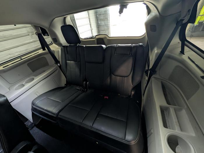 2015 chrysler town-&-country touring with 221411 miles for sale near elk-river, minnesota 659f6a490362425a8cc4b25a7bab6496.jpg