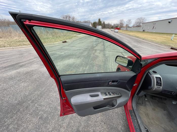 2007 toyota prius 4-door-liftback with 124325 miles for sale near elk-river, minnesota 65b09db8d98d475aa9bdbb0b0ecf6da2.jpeg