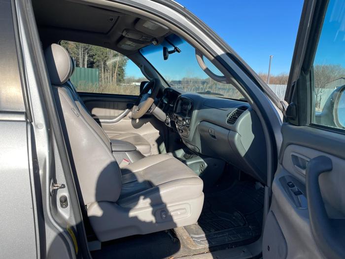 2005 toyota sequoia limited with 267290 miles for sale near elk-river, minnesota 65fff7a12c4847f1b3ec45a23647e79f.jpg