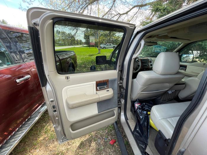 2004 ford f-150 xlt-supercrew-4wd with 196806 miles for sale near columbus, minnesota 660ce68e6b0648a68c9d99de77bef6fc.jpeg
