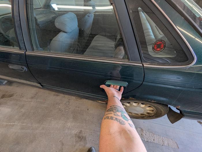 1995 ford taurus gl with 206115 miles for sale near elk-river, minnesota 661f3850f6b246ec859de0bb04508449.jpg