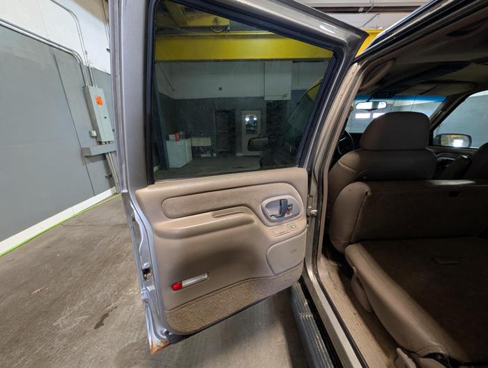 1999 chevrolet suburban k1500-4wd with 225203 miles for sale near elk-river, minnesota 6622575e2b5e4f779eaa208529394026.jpg