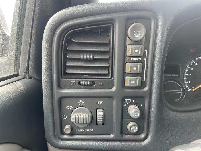 2001 chevrolet suburban 1500 with 236426 miles for sale near elk-river, minnesota 67382e00f4b24bc69cf2177b7eb641db.jpg