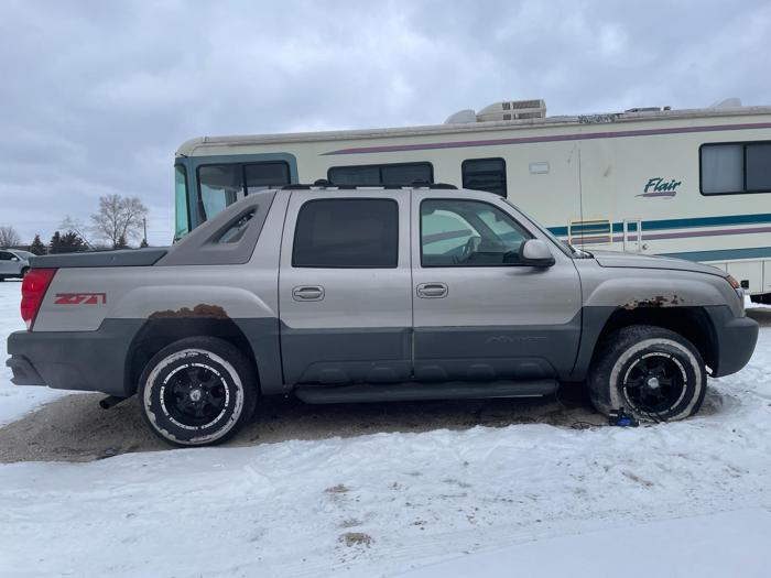 2003 chevrolet avalanche 1500 with 174308 miles for sale near elk-river, minnesota 673a7eaf97ad47fc9b831ebd20e521f1.jpg