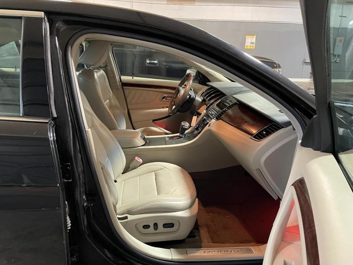 2010 Ford Taurus