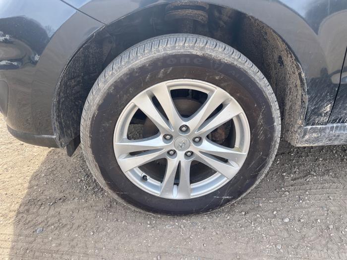 2010 hyundai santa-fe se-3.5-awd with 179803 miles for sale near jordan, minnesota 67fd882d00b548fa8169117d000c8dd6.jpeg