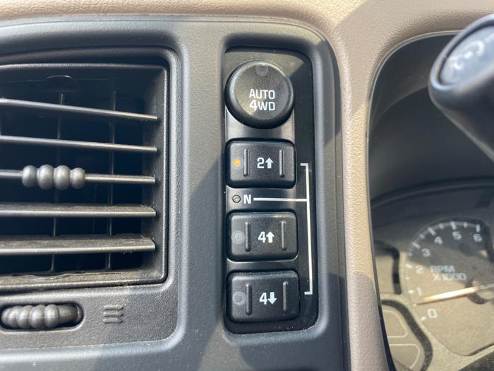 2006 chevrolet suburban 1500-4wd with 216944 miles for sale near elk-river, minnesota 6833a02e5bed427bb39c51962fdaa1f8.jpeg