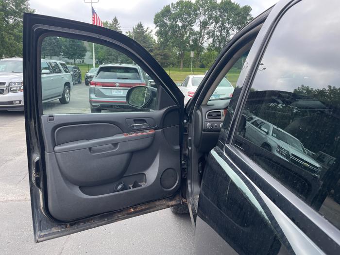 2010 chevrolet avalanche lt-4wd with 181401 miles for sale near white-bear-lake, minnesota 6856a156be354e3298345ac285bbe23b.jpeg