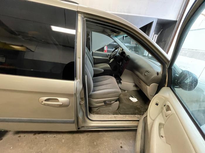 2006 chrysler town-&-country base with 98507 miles for sale near elk-river, minnesota 6864bdc0c9bb47419d3922e108ef93a2.jpeg