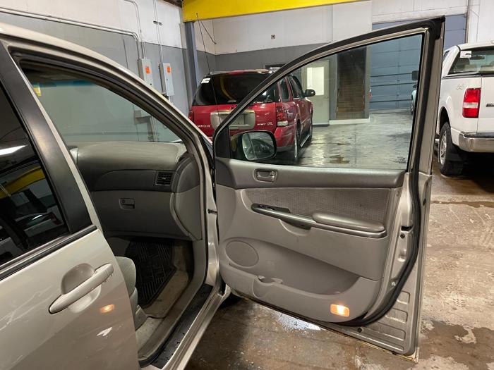 2006 toyota sienna le-7-passenger with 187836 miles for sale near elk-river, minnesota 687b3bc728b747cc803aa782a5d3c161.jpg