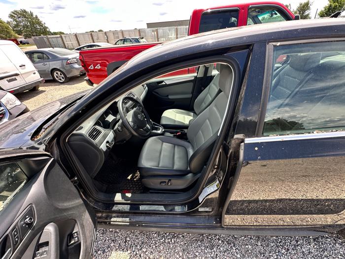 2014 volkswagen jetta hybrid-se for sale near elk-river, minnesota 6888f0b6a1054c148451a2192ec01e9c.jpeg