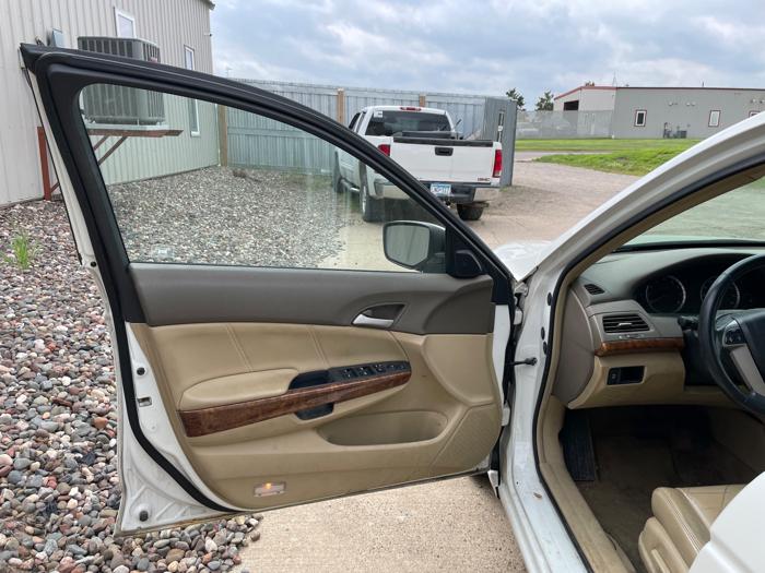 2008 honda accord ex-l-v-6-sedan-at with 291480 miles for sale near elk-river, minnesota 68e5b730a9d743659b211c0de4572894.jpeg