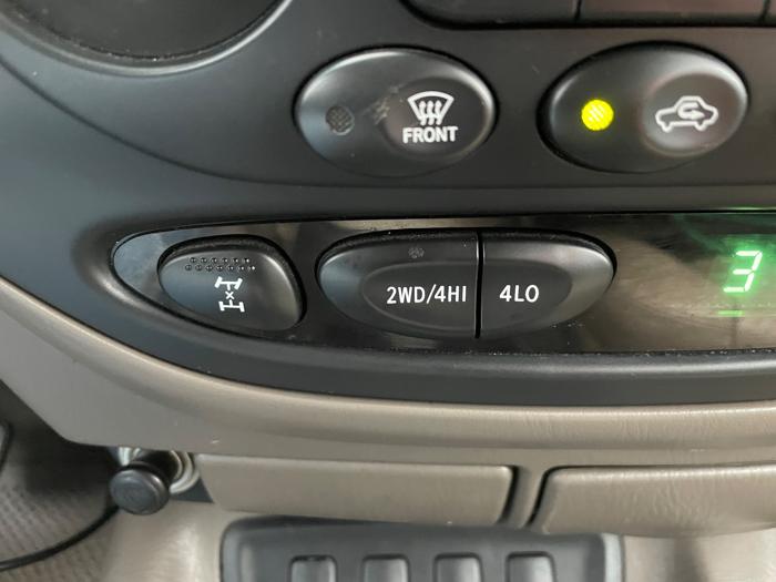 2005 toyota sequoia sr5-4wd with 250906 miles for sale near elk-river, minnesota 68f08d7cd7d440e1a058b97d00899760.jpeg