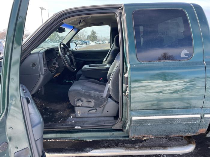 2002 chevrolet silverado-1500 ls with 176477 miles for sale near fridley, minnesota 690accb502c945b9b3a867ff1978651c.jpeg