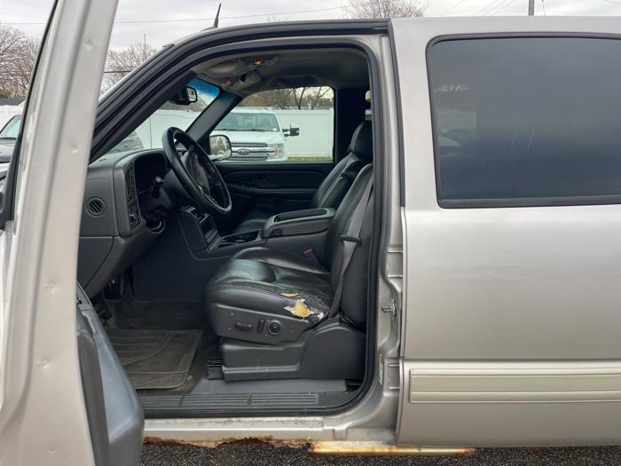 2005 chevrolet silverado-1500 ls-crew-cab-4wd with 291163 miles for sale near fridley, minnesota 6934a8bd5b8a422f9245d4c25affff8e.jpeg