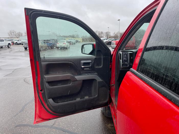 2016 chevrolet silverado-1500 lt with 204028 miles for sale near fridley, minnesota 6a1338e5c3294f90a8a47dd1989939f9.jpeg