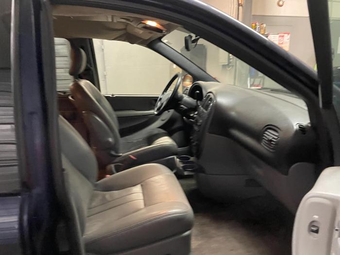 2005 dodge caravan-grand-caravan sxt with 229381 miles for sale near elk-river, minnesota 6afdb35369634f5ebfcab04e1ea10f34.jpg