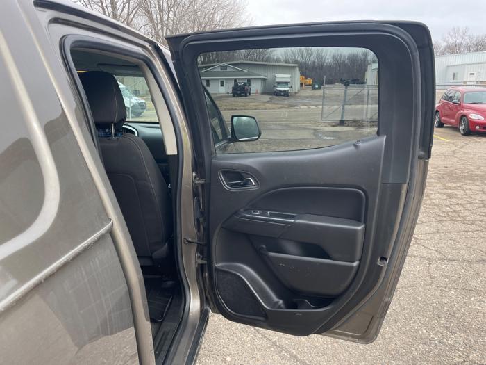 2015 chevrolet colorado lt-crew-cab-4wd-short-box with 148781 miles for sale near annandale, minnesota 6b0cc6eb007b4b58bf24e714e24c9690.jpeg