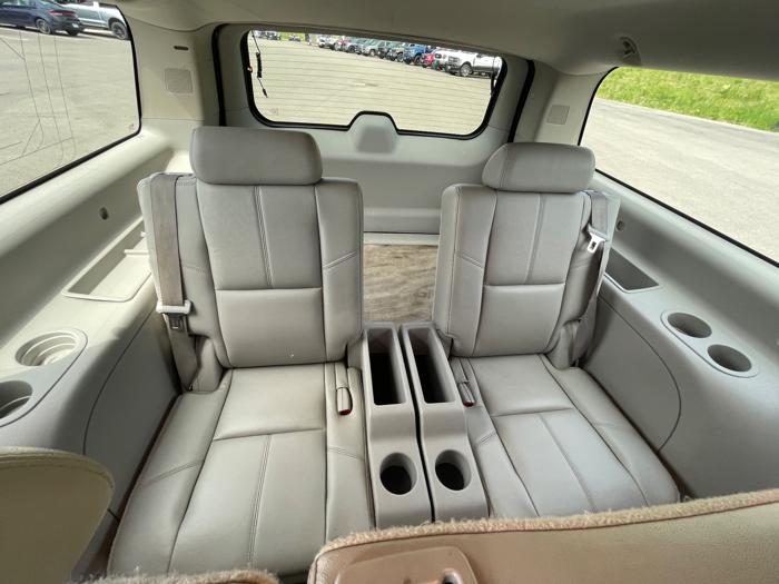 2008 gmc yukon-xl slt-2-1-2-ton-4wd with 199855 miles for sale near cohasset, minnesota 6b7f33b1a8954b9284f76ccb3384e59c.jpeg