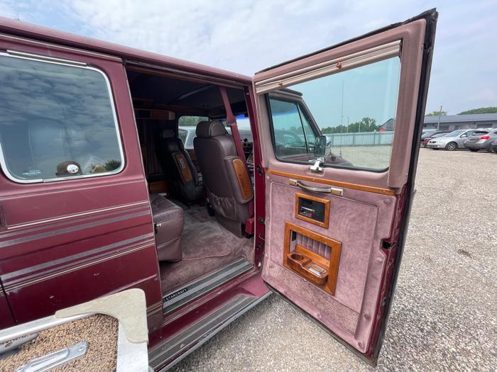 1991 gmc vandura g2500 with 151379 miles for sale near elk-river, minnesota 6bf633d52cd04591a41208e2f383327b.jpeg