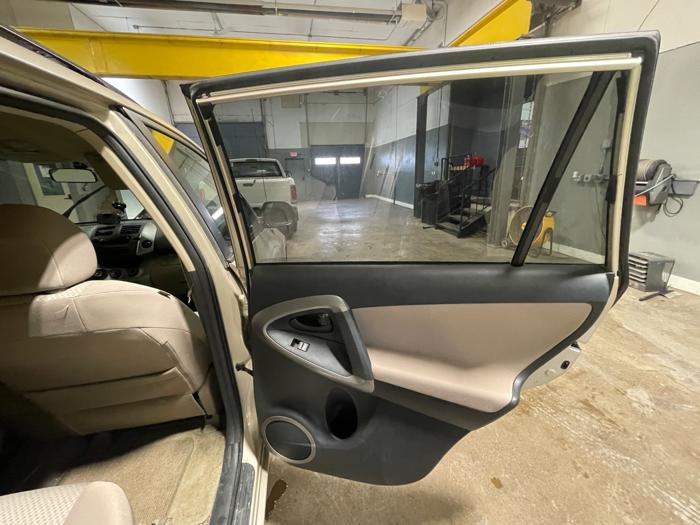 2006 toyota rav4 base-i4-4wd with 175445 miles for sale near elk-river, minnesota 6cb19974fe7144f9b2811802cd37dcf0.jpeg